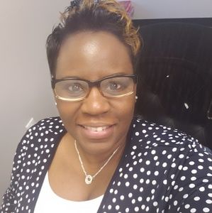 Meet your Posher, Monique